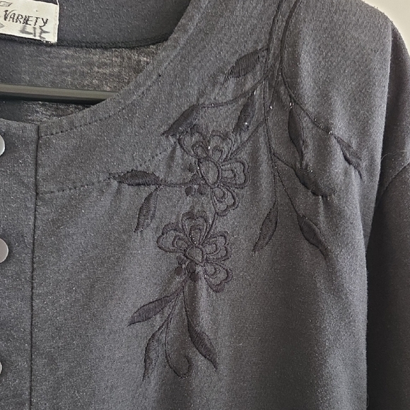 Variety Vintage Black Embroidered Blouse - Picture 7 of 11